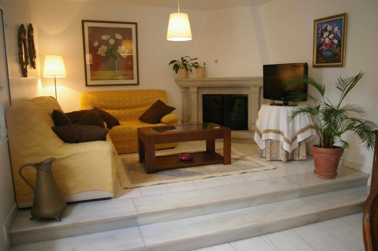 Вилла Vivienda Tradicional Con Jardin Y Patio Interior Вильянуэва-де-Ароса Экстерьер фото